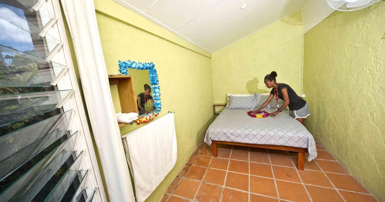 A Pousada Retreat Seaside Port Vila Exterior foto