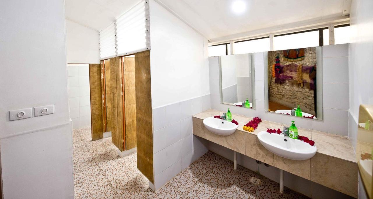 A Pousada Retreat Seaside Port Vila Exterior foto